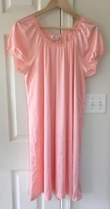NWT VTG Made In USA Vanity Fair Sz M APRICOT ANTRON III NYLON Lace Nightgown - Picture 1 of 11