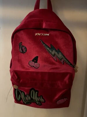 Большой рюкзак Betsy Johnson Pink Velvet «Baby's Got Back» Bowie Rebel Look  - Изображение 1 из 2