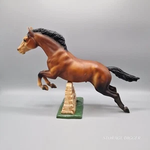 Vintage 1970's Breyer Bay Horse #300 Jumping With Stone Wall - Steeplechase - Picture 1 of 15