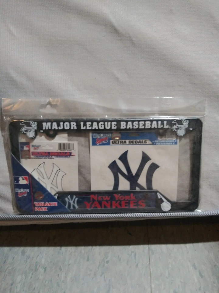 *SELLADO* Paquete de matrícula y calcomanía Yankee portón trasero Foto 1 de 1