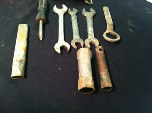 1975 Suzuki Gt 380 Tools And Tool Band Make Offer - Picture 1 of 1