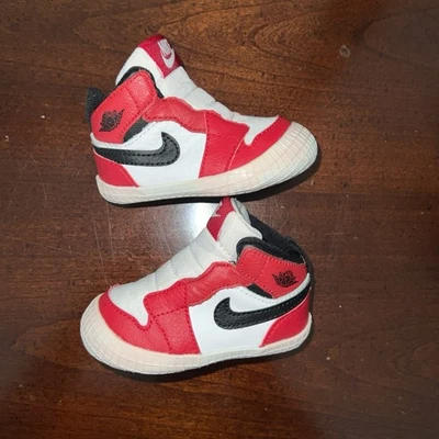 Botín Air Jordan 1 TD 'Blanco Rojo Universitario' Talla 3c Foto 1 de 4