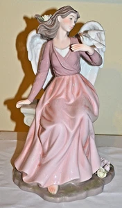 STUNNING, 10.5" Grandeur Noel Collectors Edition 2005 Porcelain Angel with Dove - Picture 1 of 13