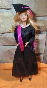 Muñeca Barbie My Graduation 2003 vintage #56522 traje original usada - Imagen 1 de 23