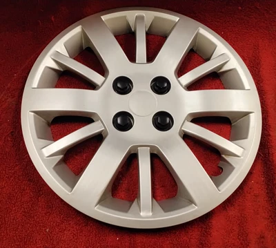 Chevrolet Cobalt : 2009, 2010, 15 polegadas, tampa de cubo de substituição prata, #2741 - Imagem 1 de 4