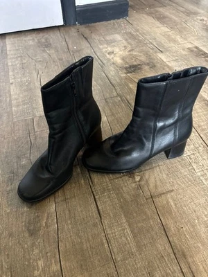 Botas pretas femininas - Imagem 1 de 3