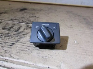 Nissan Patrol 2.8 Y61 97-04 diff lock on off switch button - Picture 1 of 6
