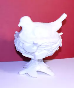 Vintage Westmoreland Bird on a Nest, Milk Glass Bird on a Nest - Picture 1 of 12