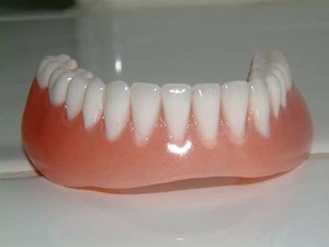 Proteza zębowa, proteza, proteza, dolna szczęka, dentysta, uzębienie, - Zdjęcie 1 z 1