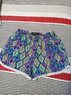 Derek Heart Girl Blue/Green all over print shorts w/pompom trim M 10/12      330 - Image 1 of 4