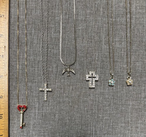 VETEMENTS Sei collane 6