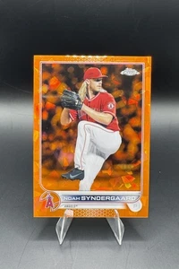 2022 Topps Chrome - Noah Syndergaard /25 Sapphire Orange Refractor #584 Bookend - Picture 1 of 3
