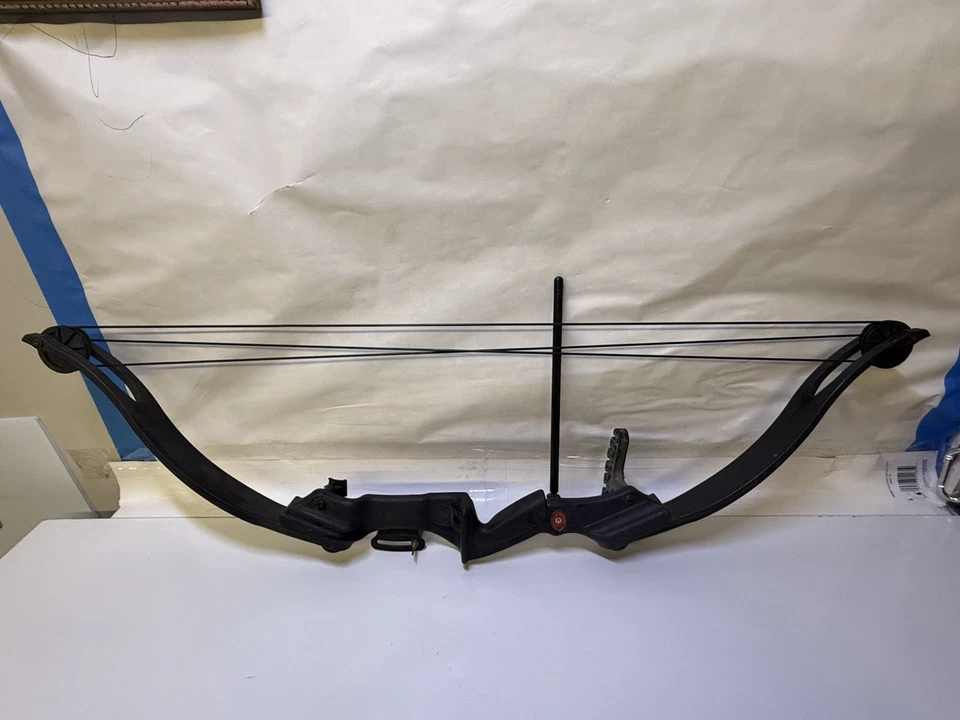 Crosman Elkhorn Pre-teen Compound Bow - Image 1 of 4