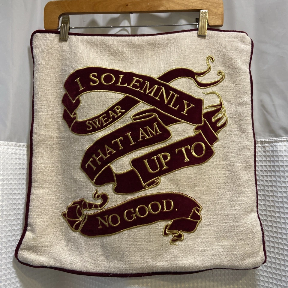 Funda de almohada Pottery Barn Harry Potter Marauders mapa decorativo 18”X18” brilla en la oscuridad Foto 1 de 4