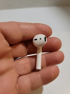 Apple AirPods 2nd Gen Replacement AirPod - LEFT ONLY - - Photo 1 sur 2