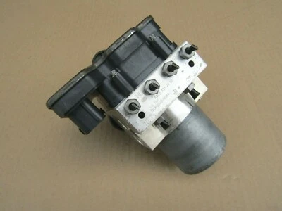 Módulo de unidade de bomba de freio Mercedes Benz C63S AMG W205 2017 ABS A2054312300 - Imagem 1 de 4