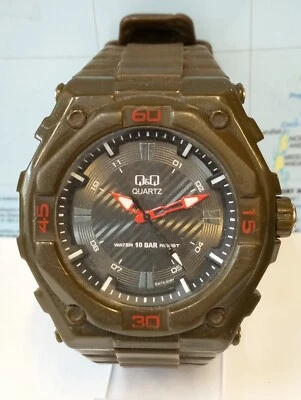 Q&Q QUARTZ SPORTS STYLE BLACK DIAL MEN'S FULL WORKING VINTAGE WATCH - Image 1 of 4