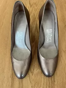 Salvatore Ferragamo Pumps Gr 38.5 - Bild 1 von 5