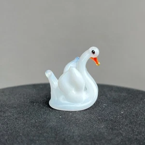 White Glass Swan Figurine – Miniature Blown Glass Swan Sculpture – Tiny Swan - Bild 1 von 8