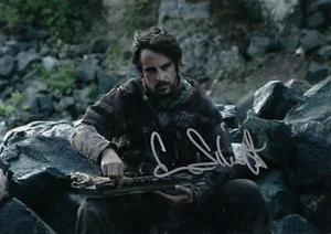 Actors - Emun Elliott - Hand Signed A4 Photograph - Game of Thrones - COA - Picture 1 of 1