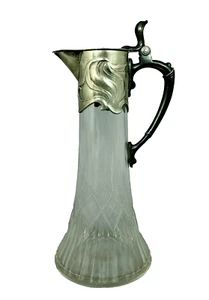 A1313 Jugendstil-Karaffe mit floraler Zinnmontage, Facettschliff, um 1900,H=31cm - Picture 1 of 9