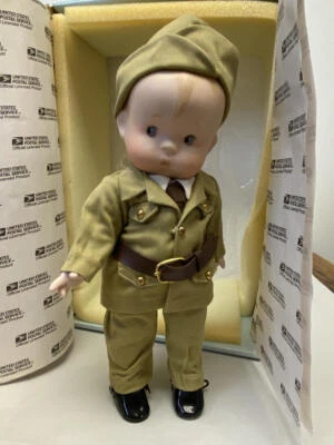MUÑECA ESTAMPILLA PERCY CROSBY'S EJÉRCITO 1997 SKIPPY REPRODUCCIÓN PORCELANA USPS Foto 1 de 4