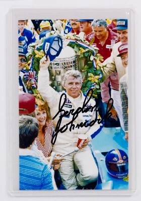 Foto firmada por Gordon Johncock - Ganador de Indy 500 1973 NASCAR Driver Racing Auto Foto 1 de 2