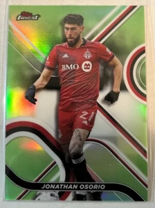 2022 Topps Finest MLS Jonathan Osorio Green Refractor #81/99 Toronto FC - Picture 1 of 2
