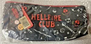 Neu mit Etikett Netflix Stranger Things Hellfire Club Accessoire Reißverschlusstasche Etui Federmäppchen - Bild 1 von 5