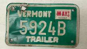 1990 VERMONT Debossed Trailer License Plate 5924B - Picture 1 of 1