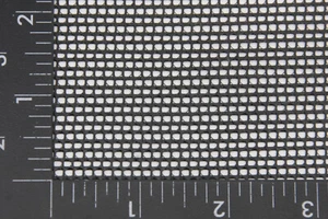 Malla recubierta de vinilo negra 9x9 6,5 oz 40" de ancho x 1 yarda por Bruin Plastics fuerte - Imagen 1 de 2