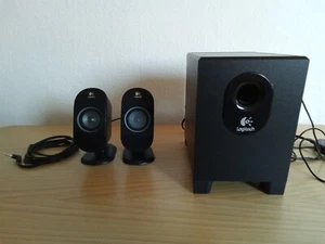 Logitech X-210 Lautsprechersystem mit Subwoofer und integrierter Fernbedienung - Bild 1 von 7