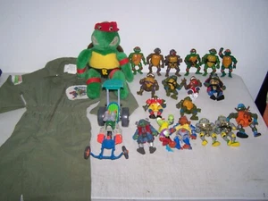 Vintage 88-93 TMNT Action Figures LOT of 18 figures W/ Jumpsuit,Plush fig , SSP - Picture 1 of 19