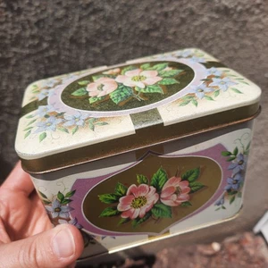Caja de té vintage amarillo floral HECHO EN INGLATERRA 3,5"x4,5" - Imagen 1 de 8