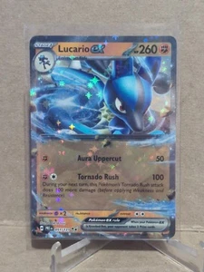 2025 Pokemon Scarlatto e Viola Evoluzioni Prismatiche #051 Lucario ex RR - Foto 1 di 2