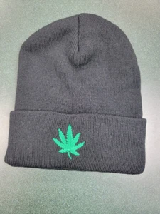 NEW~ Polsino Nero Marijuana Weed Beanie Maglia Elasticizzata Nuovo In Confezione - Foto 1 di 3