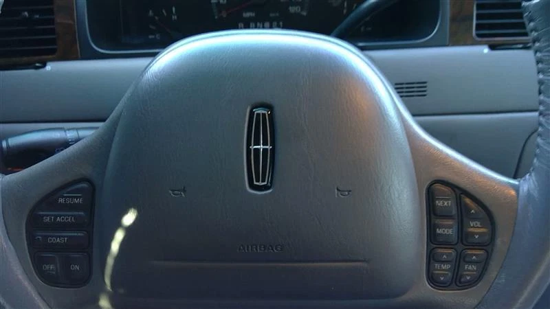 Used Steering Wheel Air Bag fits: 2000 Lincoln & TOWN CAR driver Grade A - Image 1 of 4