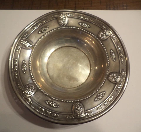 Wallace, Rose Point ~ Sterling Silver Large Wavy 6 1/2" Master Nut Bowl ~ 4600-9 Cover