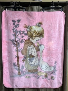 Manta bebé visón coreano de colección Precious Moments niña ganso pato rosa 44 x 54. ”BR” - Imagen 1 de 2