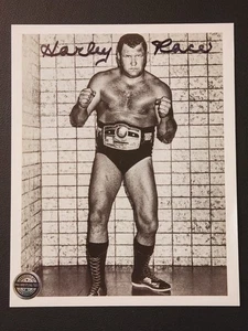 Harley Race handsigniertes 8x10 Foto Pro Wrestling Crate Exclusive WWE NWA - Bild 1 von 1