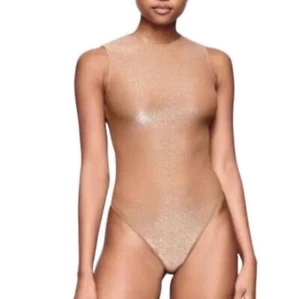 NWT Skims Essential Crew Neck Thong Bodysuit Sienna 2X Plus Size Shapewear - Picture 1 of 12
