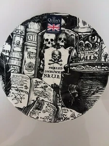 Set of 4 Queens Halloween 8" Pickled Shrunken Skull Salad/Dessert Plates England - Picture 1 of 8
