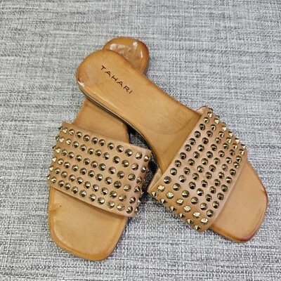 Sandalias TAHARI Mujer Deslizables Lalinda Dorado Tachonado Caramelo Talla 8 Planas Foto 1 de 4