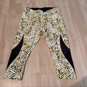 Lolë women's yellow & black athletic sports capris in size small - Picture 1 of 7