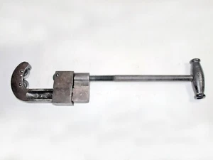 VINTAGE Mark MFG. CHICAGO ILLINOIS, Pipe CUTTER. NO. 2 , 1/8" TO 2 1/4" - Picture 1 of 9