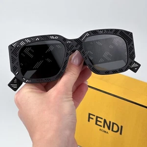 Fendi Women Sunglasses Matte Black Grey Geometric FE40113I SHADOW 02A BRAND NEW - Picture 1 of 11
