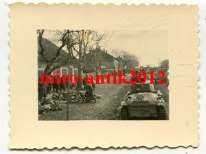 Foto, Panzer-Regiment 10, Panzer 38t, Einmarsch in Ruma, Serbien, c - Bild 1 von 3