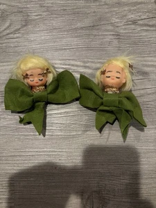 Vintage Pixie Zelluloid Kopf Engel MÄDCHEN SCHLEIFE WEIHNACHTSSCHMUCK grün 2er Set - Bild 1 von 4