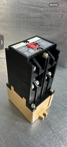 Allen Bradley 700-P000A1 /B Control Relay W/ 700-PB00 /A (4B-30) - Picture 1 of 4