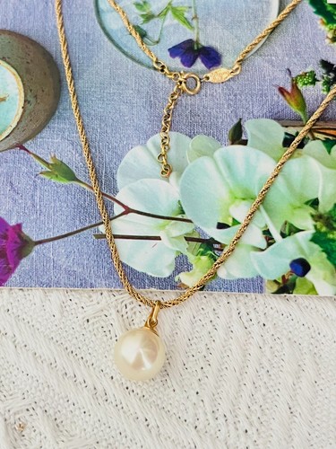 Collana Christian Dior GROSSE 1972 grande cerchio bianco sfera rotonda pendente perle